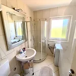 Πανσιόν Cozy Πόρετς